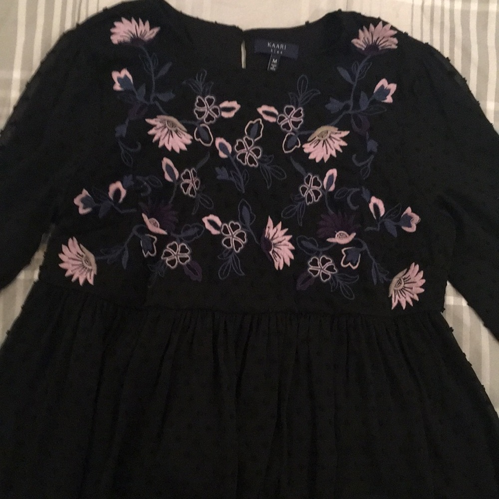 Cute navy top by Kaari